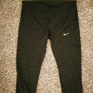 Nike dry fit capris